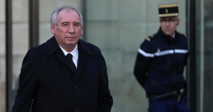 La Francia Vira A Destra: Il Governo Bayrou Insegue Le Pen La Francia Vira A Destra: Il Governo Bayrou Insegue Le Pen