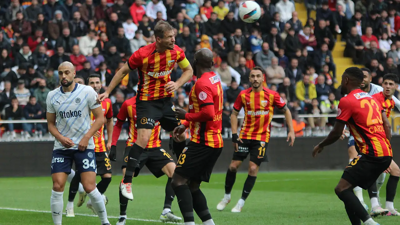 La Liga'da Sörloth Şov: İlk Yarıda 4 Gol La Liga'da Sörloth Şov: İlk Yarıda 4 Gol