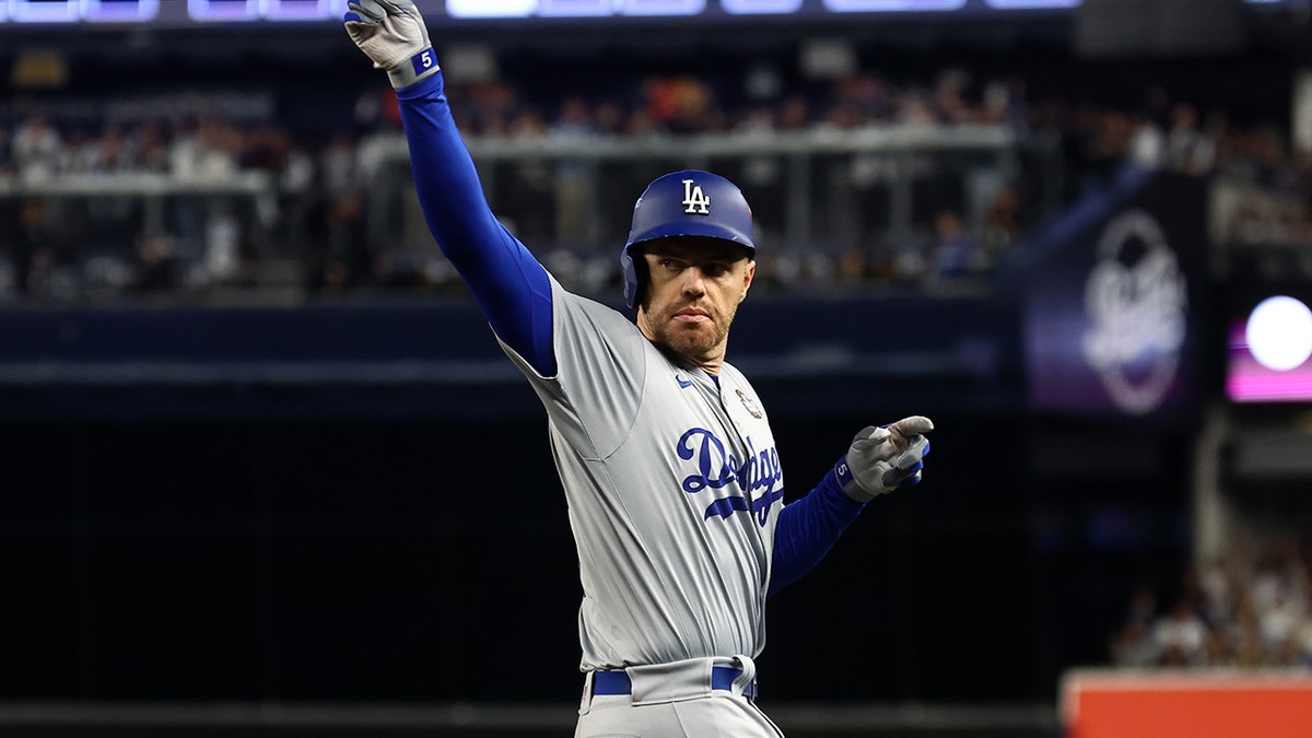 Late-Game Heroics: Freeman And Kim's Home Runs Secure Dodgers Win Against Giants Late-Game Heroics: Freeman And Kim's Home Runs Secure Dodgers Win Against Giants