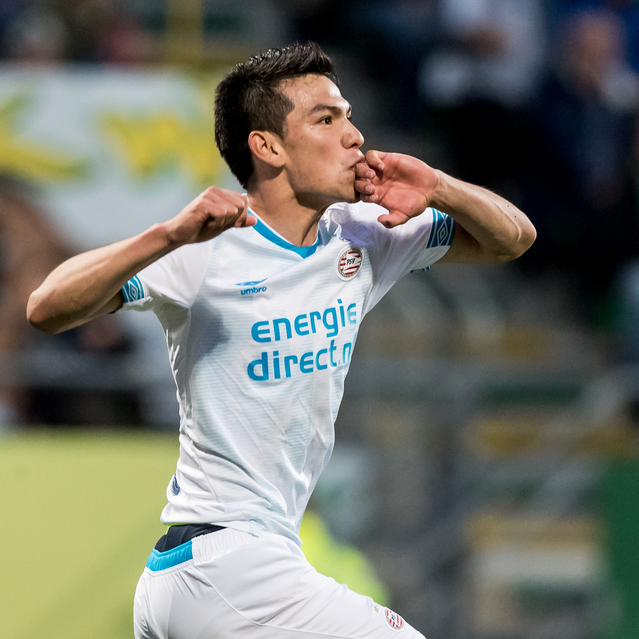 Late PSV Goal Secures 2-3 Win Against Feyenoord: Ajax Under Pressure Late PSV Goal Secures 2-3 Win Against Feyenoord: Ajax Under Pressure