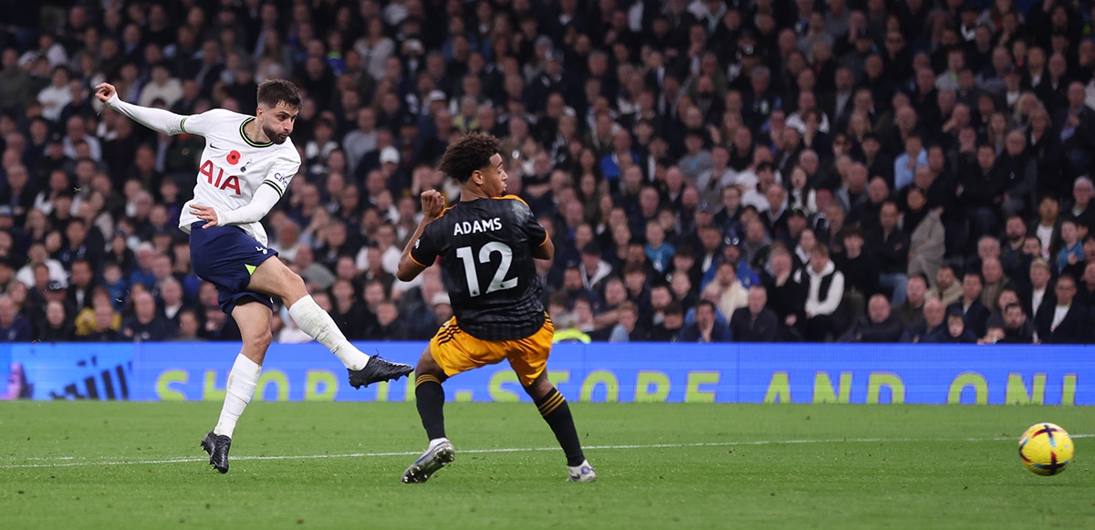Leeds Reclaim Championship Lead Thanks To Tottenham Loan Star Leeds Reclaim Championship Lead Thanks To Tottenham Loan Star