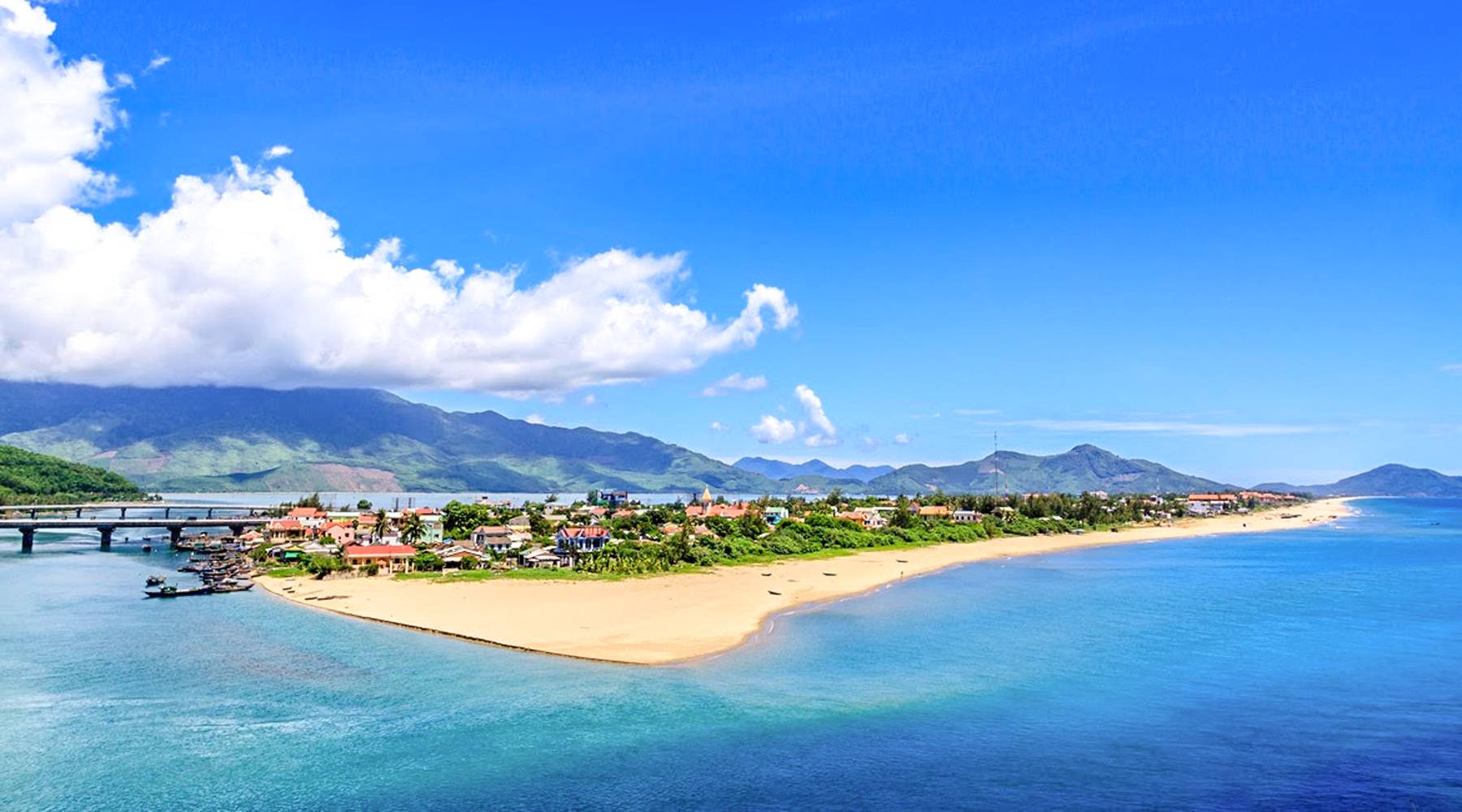 Little Tahiti, Italy: Your Guide To The Perfect Beach Getaway Little Tahiti, Italy: Your Guide To The Perfect Beach Getaway