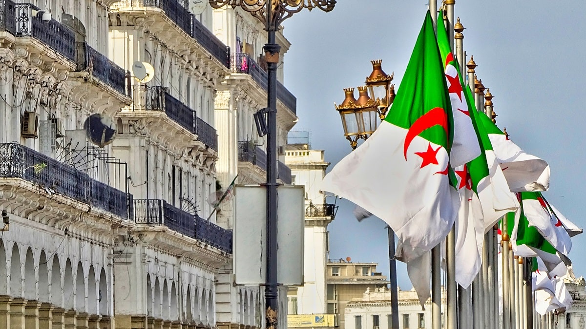 Loi Sur Les Partis Politiques En Algérie : Analyse Des Réactions Du PT, FFS, RCD Et Jil Jadid Loi Sur Les Partis Politiques En Algérie : Analyse Des Réactions Du PT, FFS, RCD Et Jil Jadid