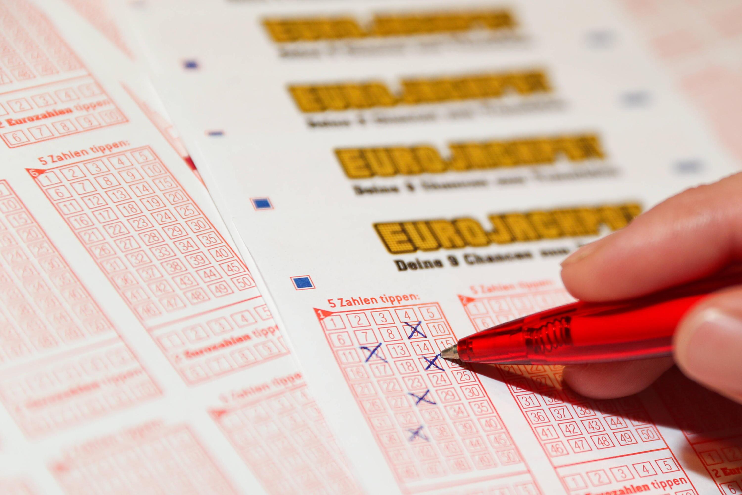 Lotto 6aus49 Ergebnis Vom 12. April 2025: Alle Gewinnzahlen Lotto 6aus49 Ergebnis Vom 12. April 2025: Alle Gewinnzahlen