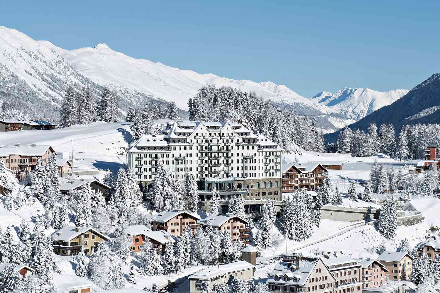Luxury Ski Resorts: The Role Of Chalet Staff And Their Experiences Luxury Ski Resorts: The Role Of Chalet Staff And Their Experiences
