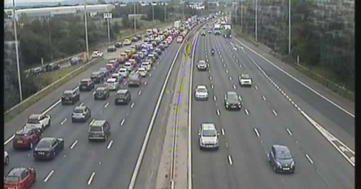 M6 Southbound Traffic: 1-Hour Delays After Collision M6 Southbound Traffic: 1-Hour Delays After Collision