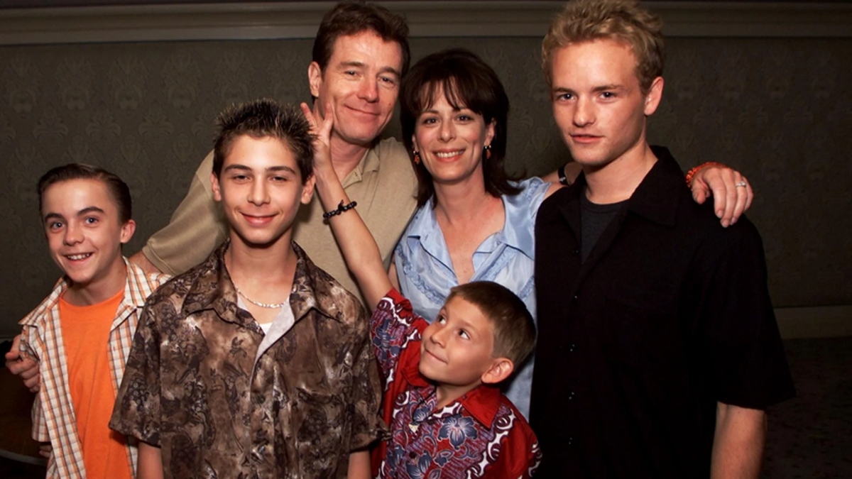 Malcolm In The Middle Cast Reunion: Frankie Muniz, Bryan Cranston, And Jane Kaczmarek Reunite Malcolm In The Middle Cast Reunion: Frankie Muniz, Bryan Cranston, And Jane Kaczmarek Reunite