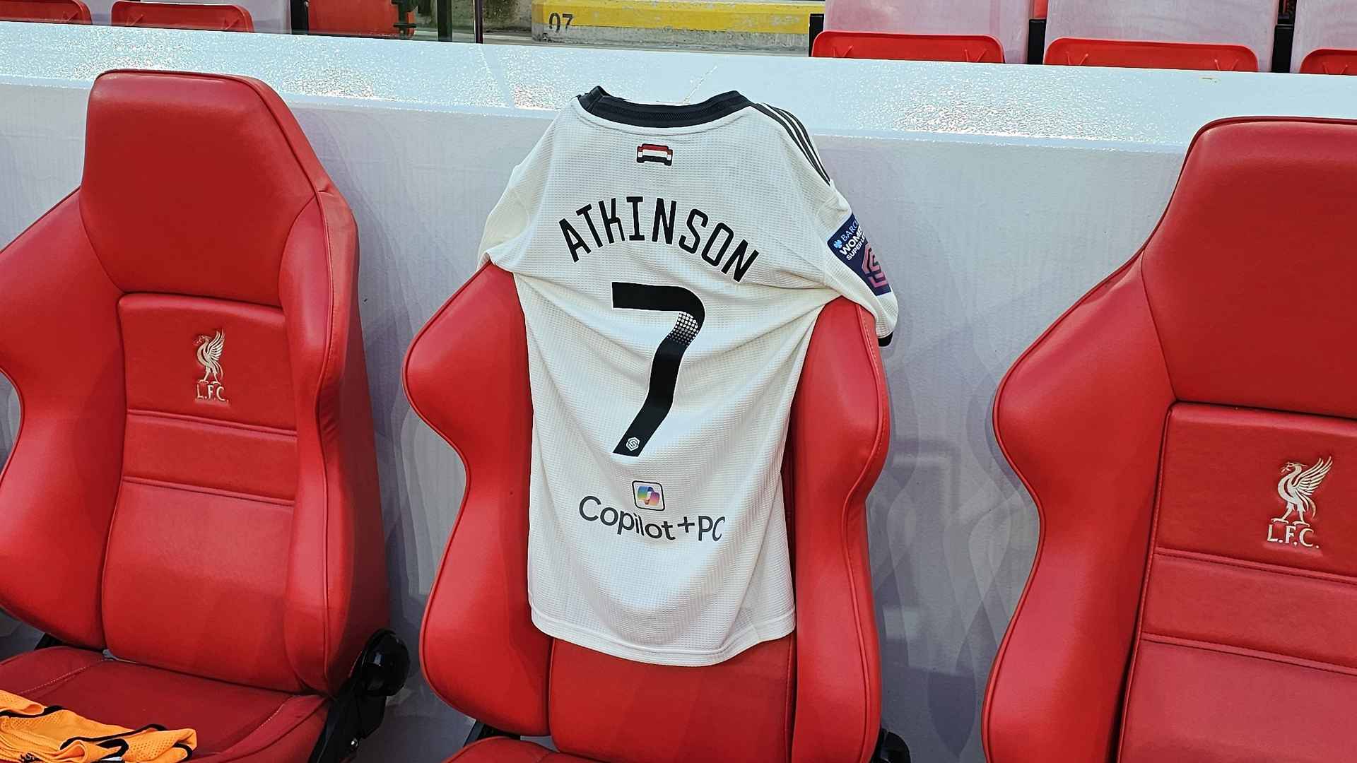 Manchester United Mourns 10-Year-Old Poppy Atkinson After Fatal Accident Manchester United Mourns 10-Year-Old Poppy Atkinson After Fatal Accident