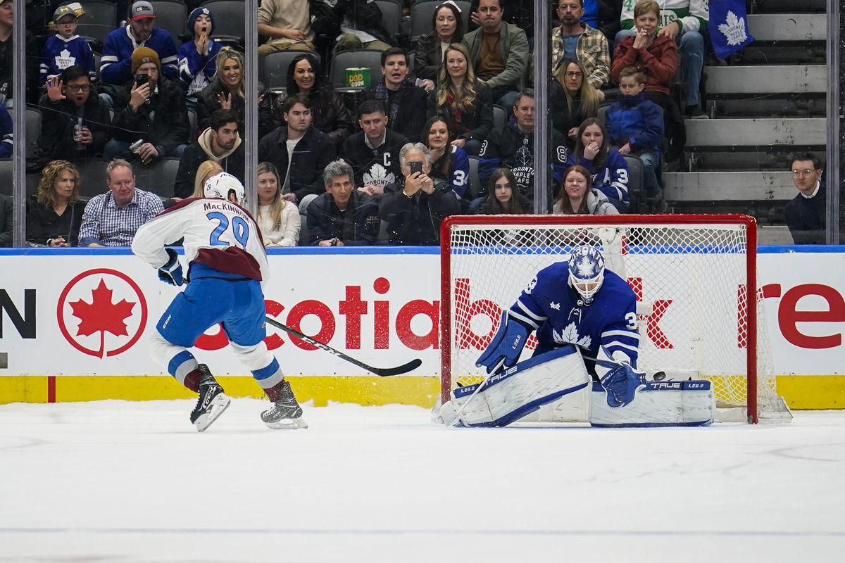Maple Leafs Defeat Avalanche 2-1 In Close Contest Maple Leafs Defeat Avalanche 2-1 In Close Contest