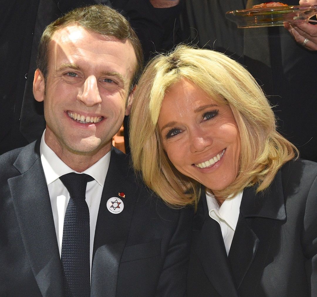 Mariage Macron-Brigitte : Regards Sur Leur Intimité Des Années Plus Tard Mariage Macron-Brigitte : Regards Sur Leur Intimité Des Années Plus Tard