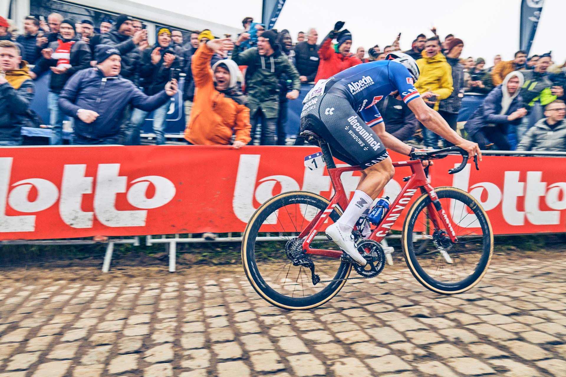 Mathieu Van Der Poel's Tirreno-Adriatico Bike: Custom Canyon Aeroad Details Mathieu Van Der Poel's Tirreno-Adriatico Bike: Custom Canyon Aeroad Details