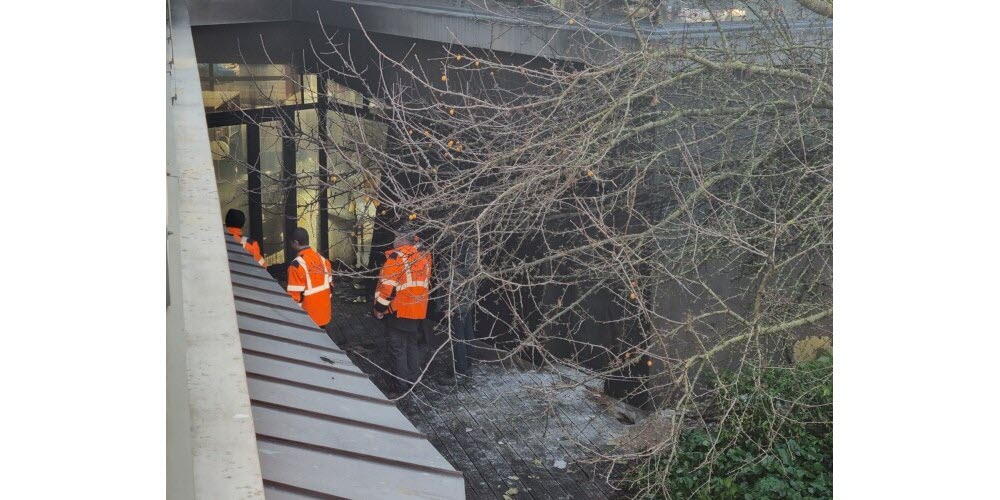 Médiathèque Champollion (Dijon) : Un Incendie Déclenche Une Intervention D'urgence Médiathèque Champollion (Dijon) : Un Incendie Déclenche Une Intervention D'urgence