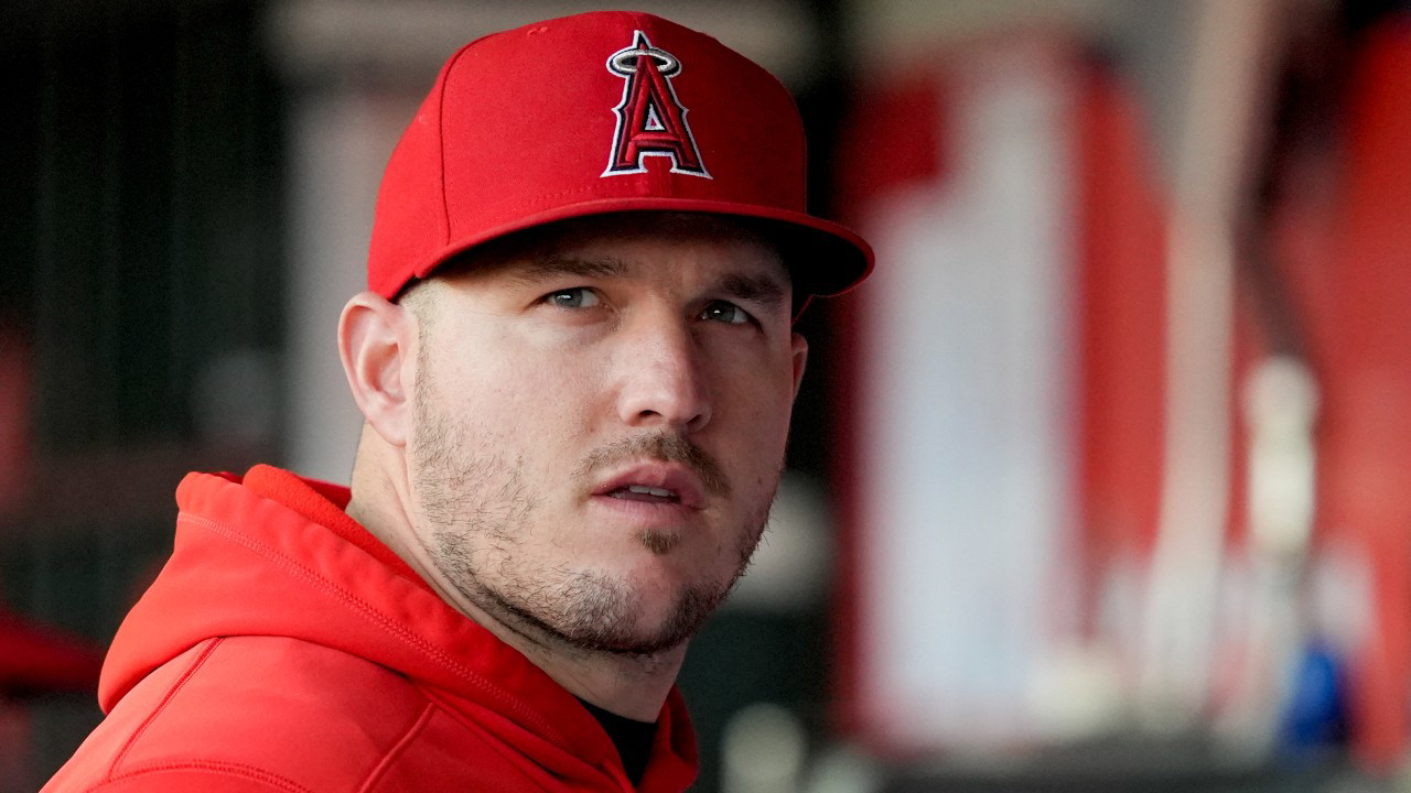 Mike Trout Out With Knee Soreness: Angels Drop Fifth Consecutive Game Mike Trout Out With Knee Soreness: Angels Drop Fifth Consecutive Game