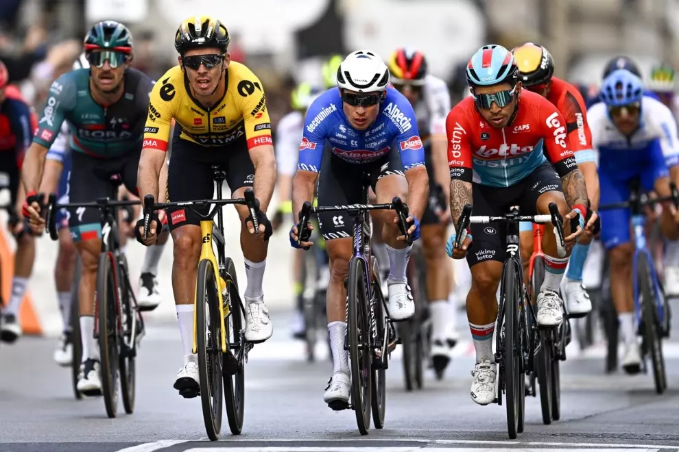 Milan-San Remo 2024: Van Der Poel's Repeat Performance Against Pogacar Milan-San Remo 2024: Van Der Poel's Repeat Performance Against Pogacar