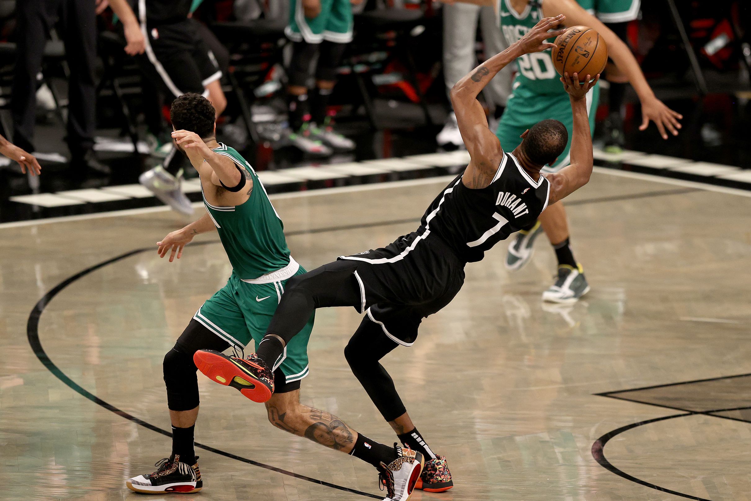 NBA Playoffs 2025: Jayson Tatum's Wrist Injury Update Following Flagrant Foul NBA Playoffs 2025: Jayson Tatum's Wrist Injury Update Following Flagrant Foul