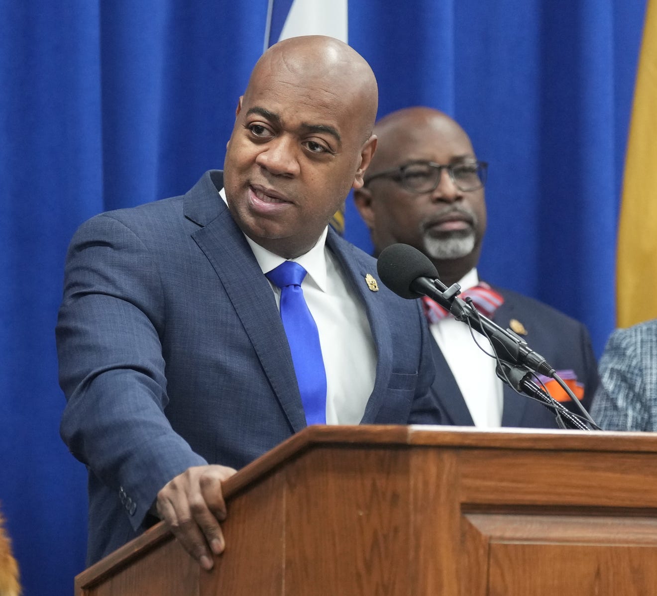 Newark Mayor Ras Baraka Arrested: Details On ICE Detention Center Protest Newark Mayor Ras Baraka Arrested: Details On ICE Detention Center Protest