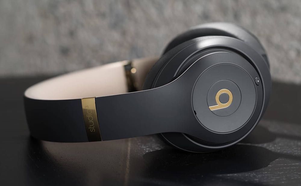 Next-Generation Wireless Headphones: Improved Sound And Design Next-Generation Wireless Headphones: Improved Sound And Design