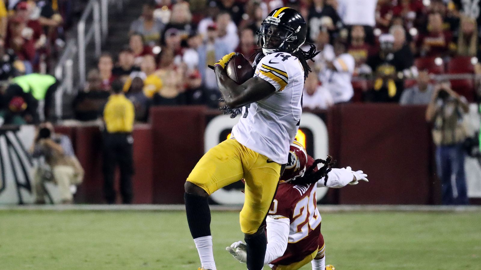 NFL Insider Hints At Potential Pittsburgh Steelers Wide Receiver Trade NFL Insider Hints At Potential Pittsburgh Steelers Wide Receiver Trade