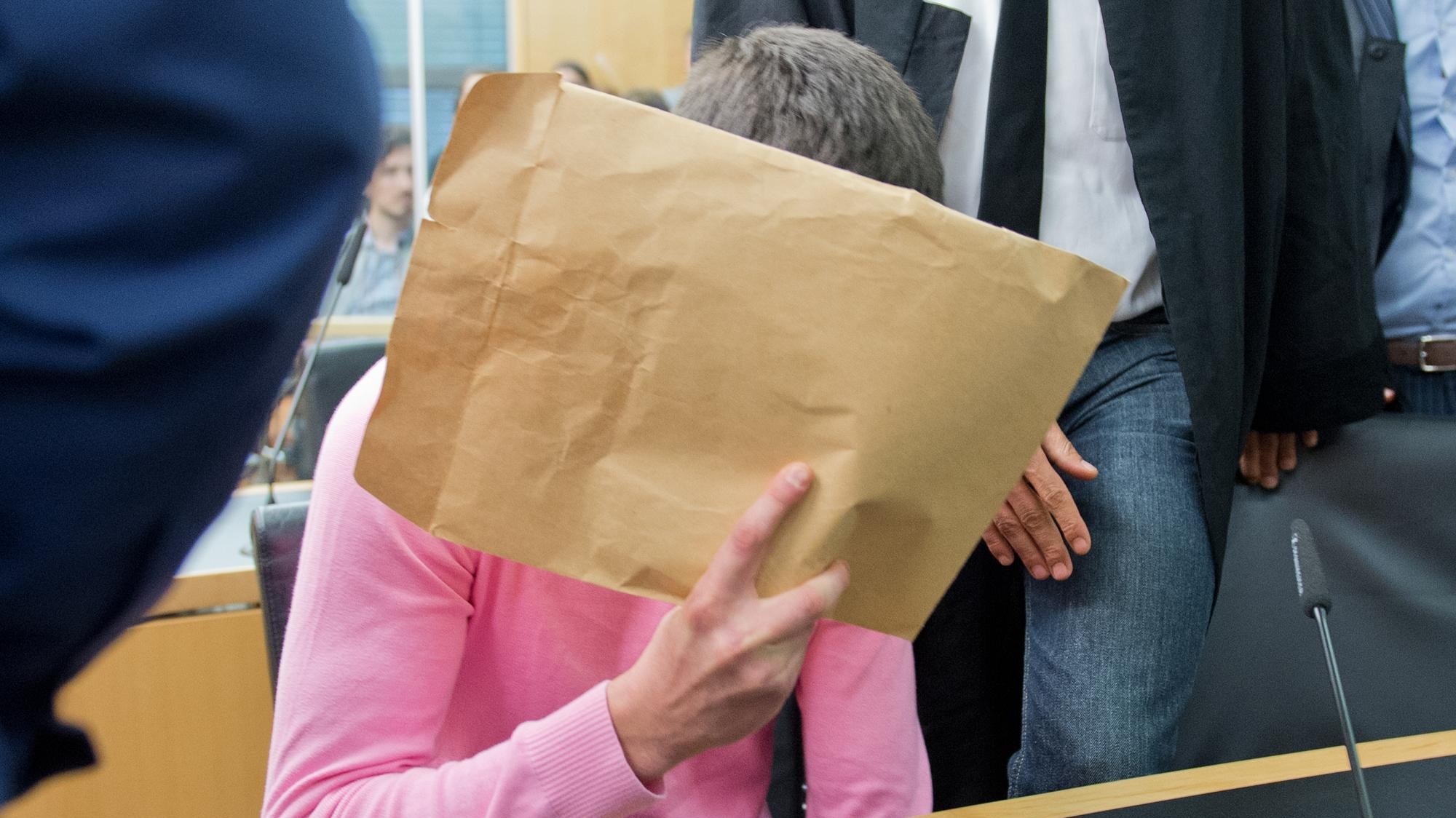 NRW-Universität: Urteil Im Fall Der Notenmanipulation – Haftstrafen Verhängt NRW-Universität: Urteil Im Fall Der Notenmanipulation – Haftstrafen Verhängt