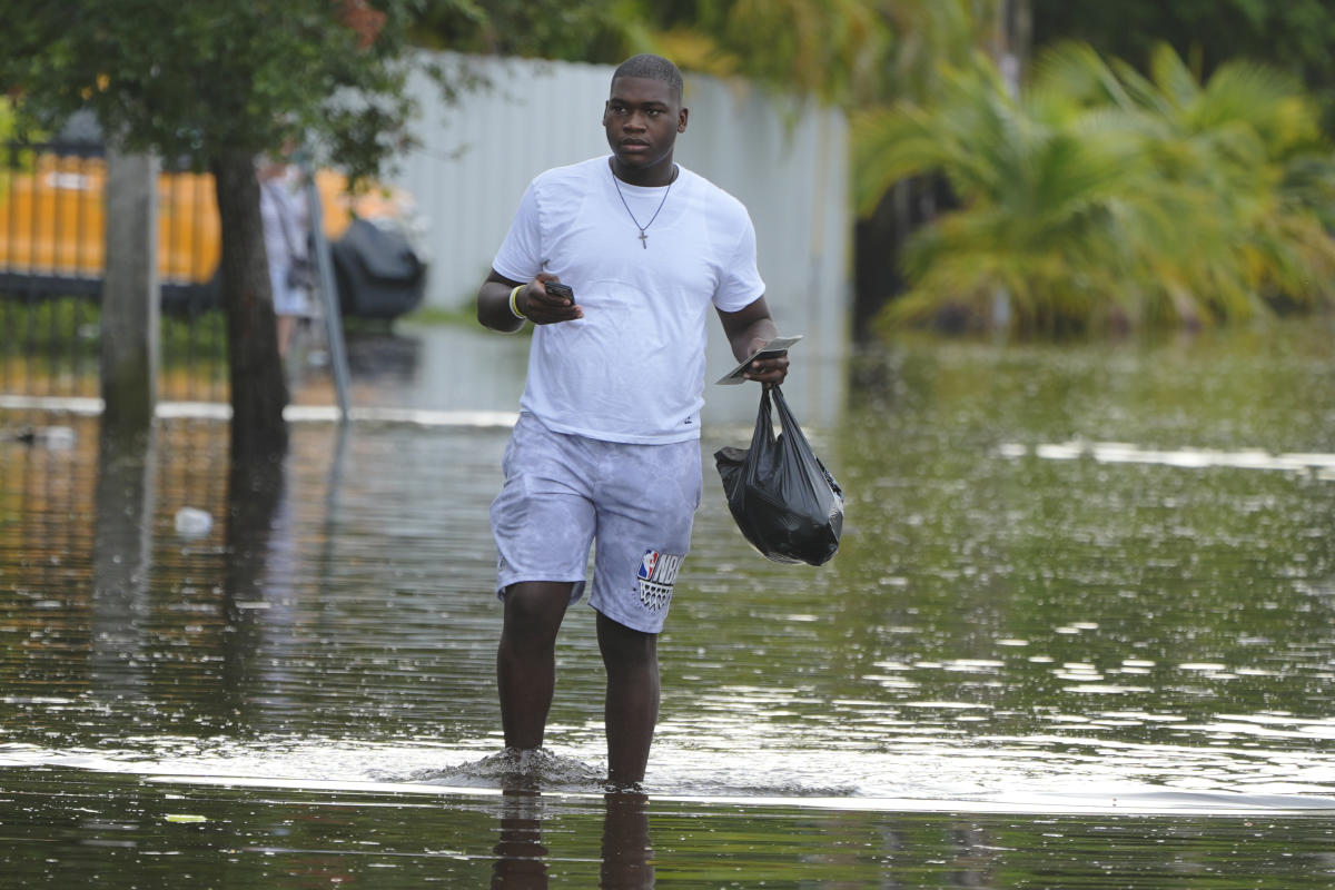 NWS Issues Flash Flood Warning For South Florida After Heavy Downpours NWS Issues Flash Flood Warning For South Florida After Heavy Downpours
