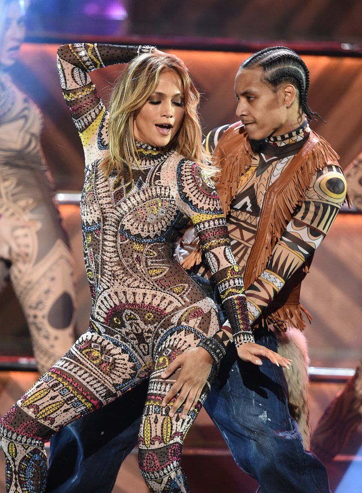 Official: Jennifer Lopez To Host The American Music Awards This May Official: Jennifer Lopez To Host The American Music Awards This May