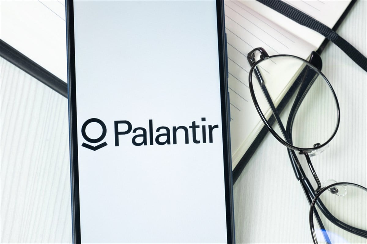 Palantir Stock:  Is A 40% Rise By 2025 Realistic? Investment Analysis.