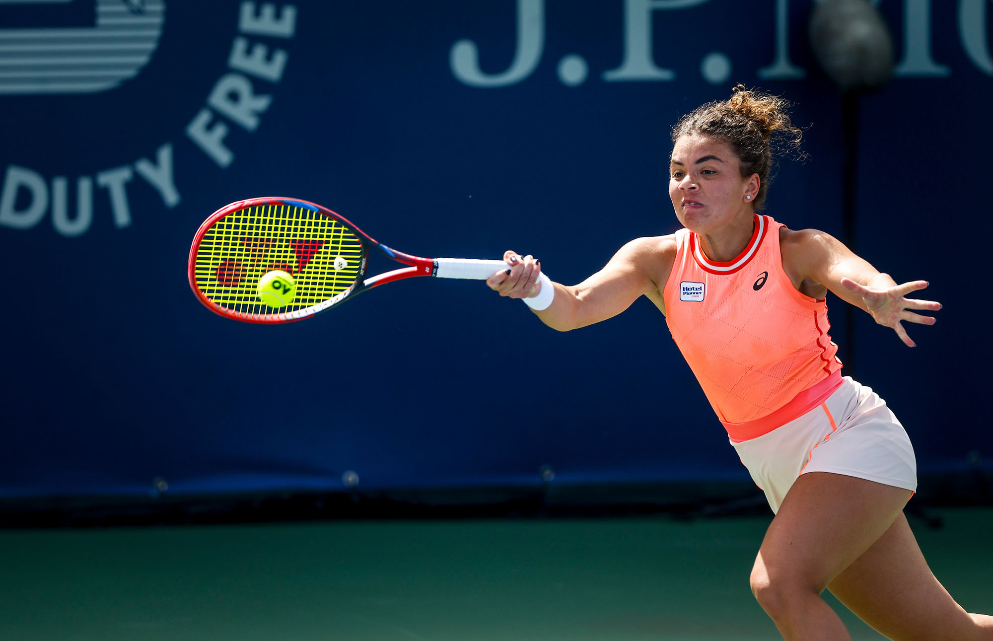 Paolini's Dubai Defense Crumbles Against Sabalenka Paolini's Dubai Defense Crumbles Against Sabalenka
