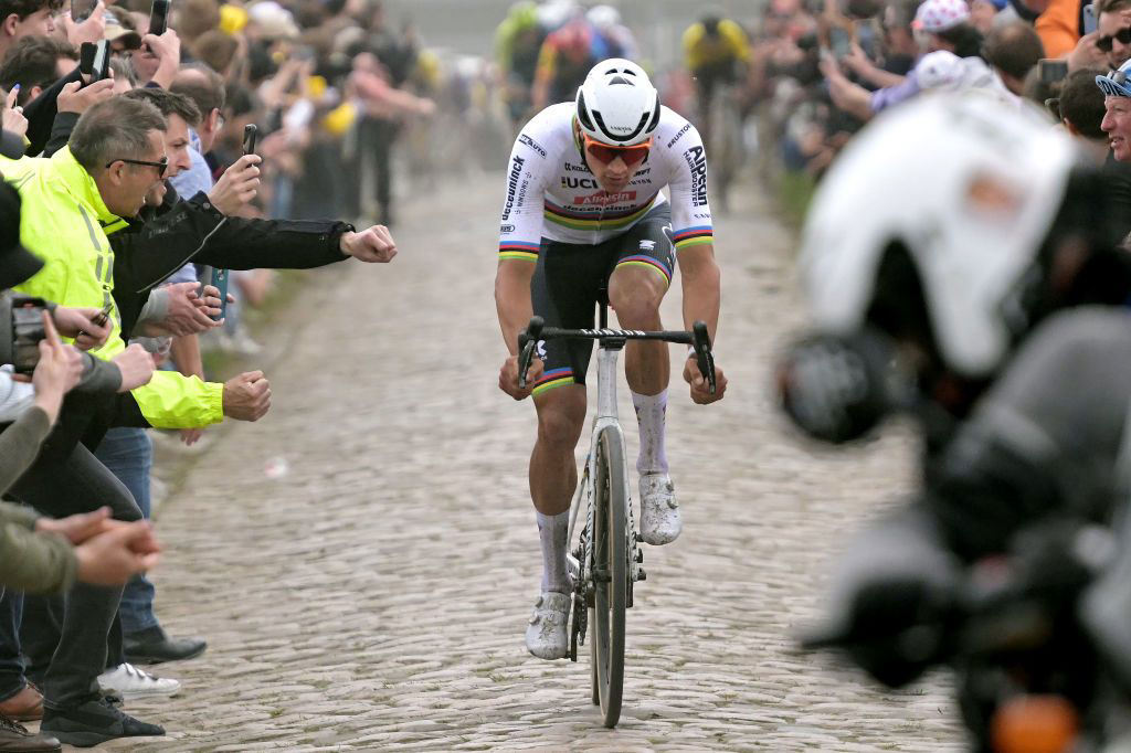 Paris-Roubaix: Bottle-Throwing Spectator Surrenders To Police After Van Der Poel Incident Paris-Roubaix: Bottle-Throwing Spectator Surrenders To Police After Van Der Poel Incident