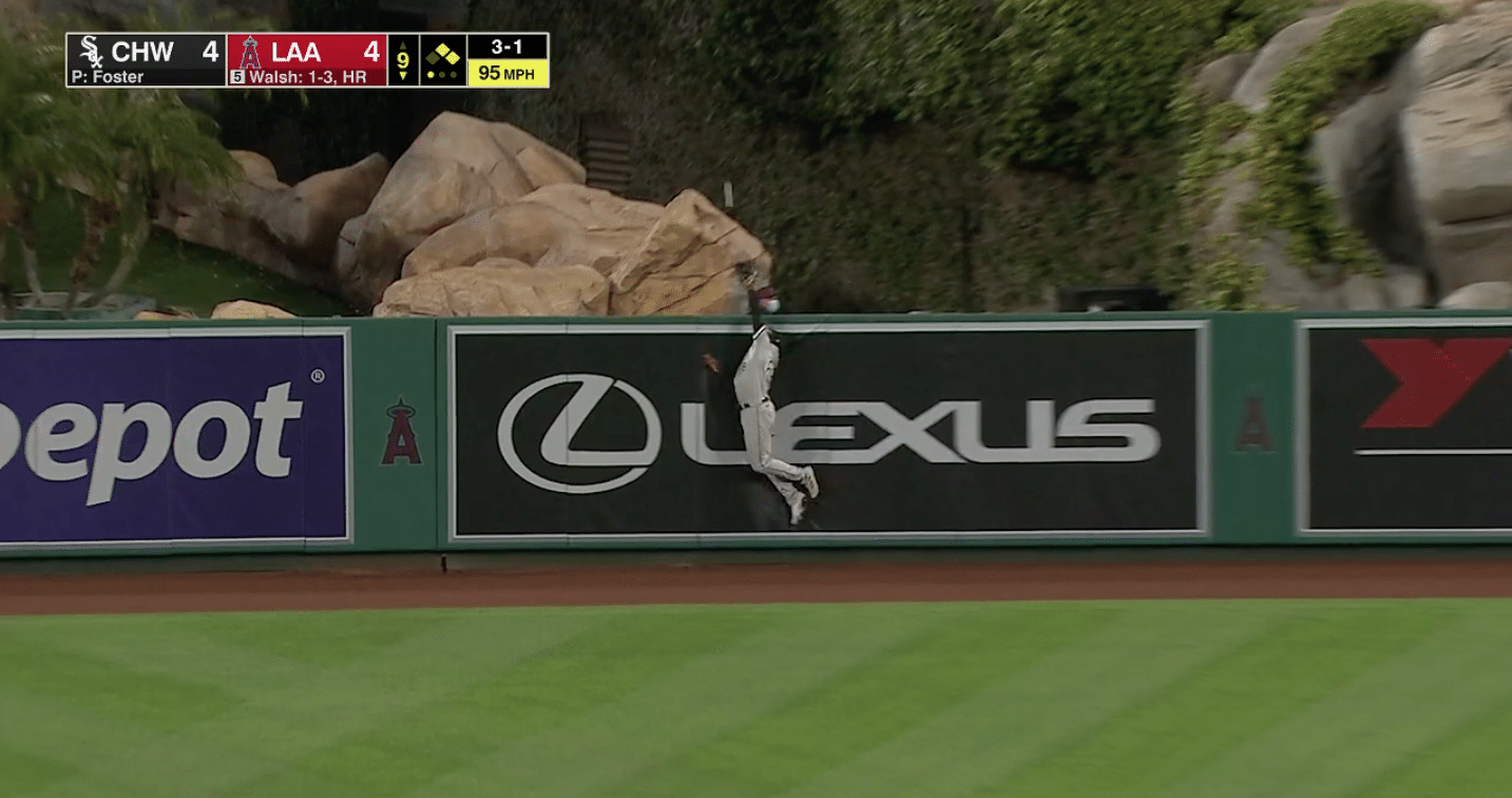 Pari's Walk-Off Homer Secures Angels' Win Against White Sox Despite Rain Pari's Walk-Off Homer Secures Angels' Win Against White Sox Despite Rain