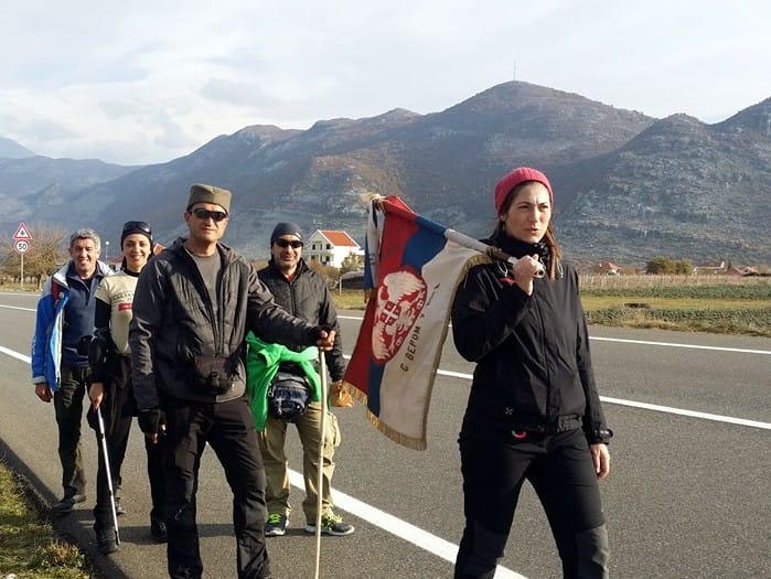 Patrik Švarceneger I Teret Slavnih Predaka U White Lotus-u Patrik Švarceneger I Teret Slavnih Predaka U White Lotus-u