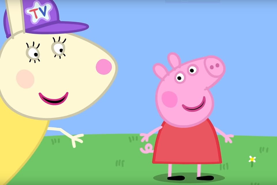 Peppa Pig's Mum Hosts Lavish Gender Reveal At Famous London Spot Peppa Pig's Mum Hosts Lavish Gender Reveal At Famous London Spot