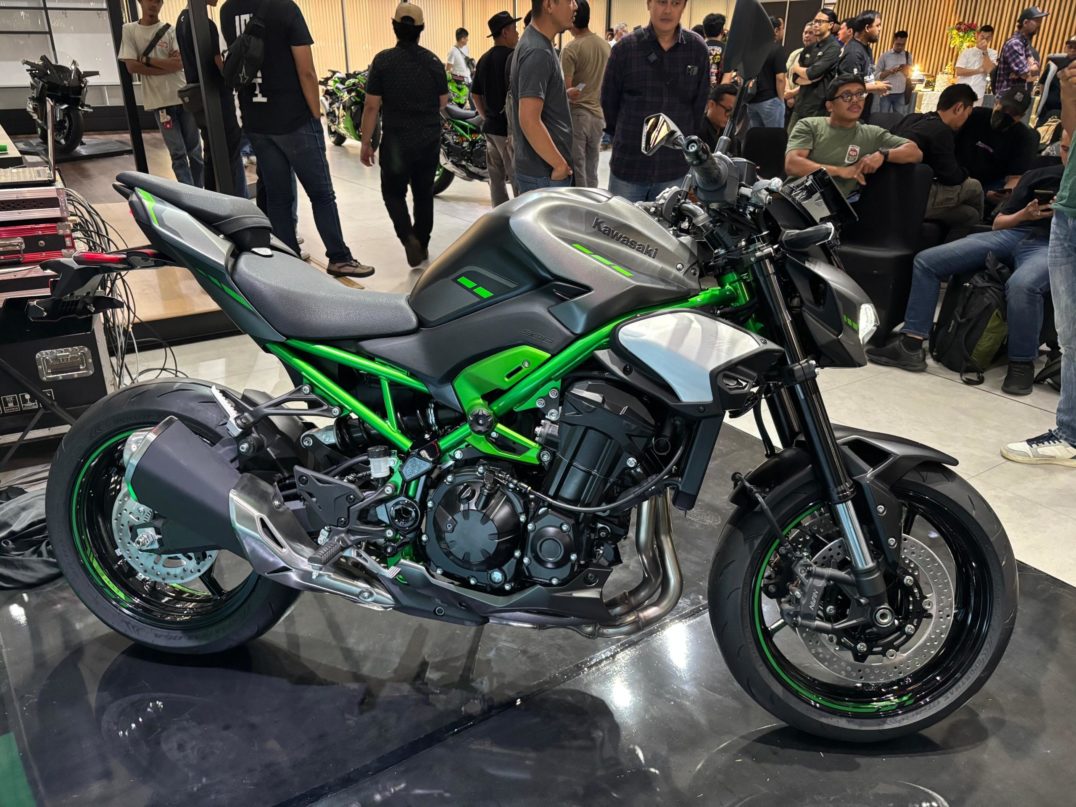 Perbandingan Harga Kawasaki Z900 Dan Z900 SE: Indonesia Vs Pasar Internasional Perbandingan Harga Kawasaki Z900 Dan Z900 SE: Indonesia Vs Pasar Internasional