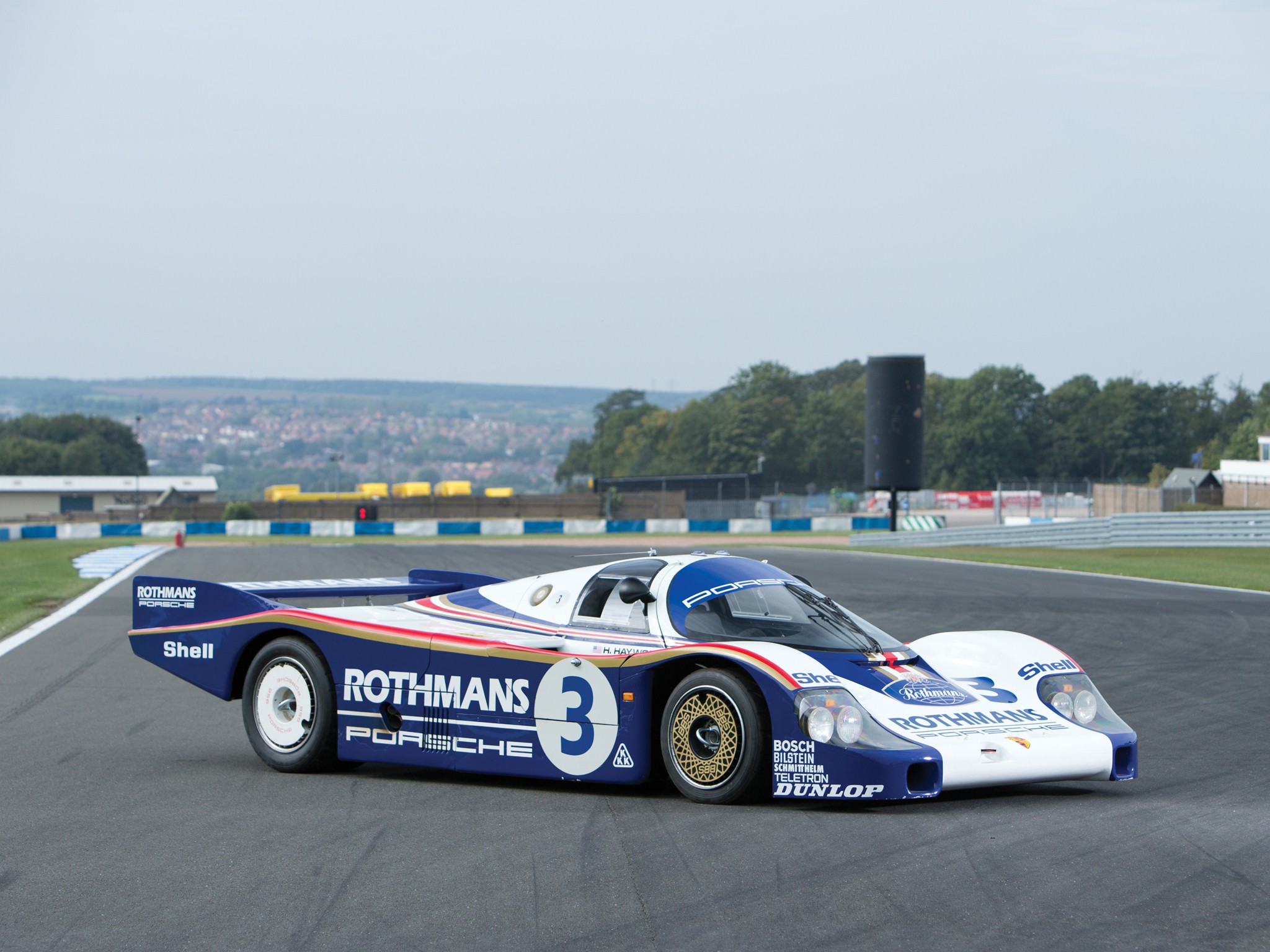 Porsche 956'nın Üstten Asılı Görünümünün Hikayesi Porsche 956'nın Üstten Asılı Görünümünün Hikayesi