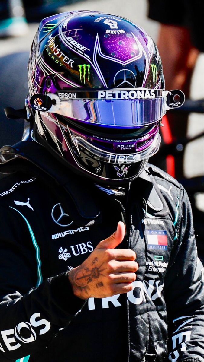 Porsche Közúti Autók: F1 Motorok A Kormány Mögött Porsche Közúti Autók: F1 Motorok A Kormány Mögött