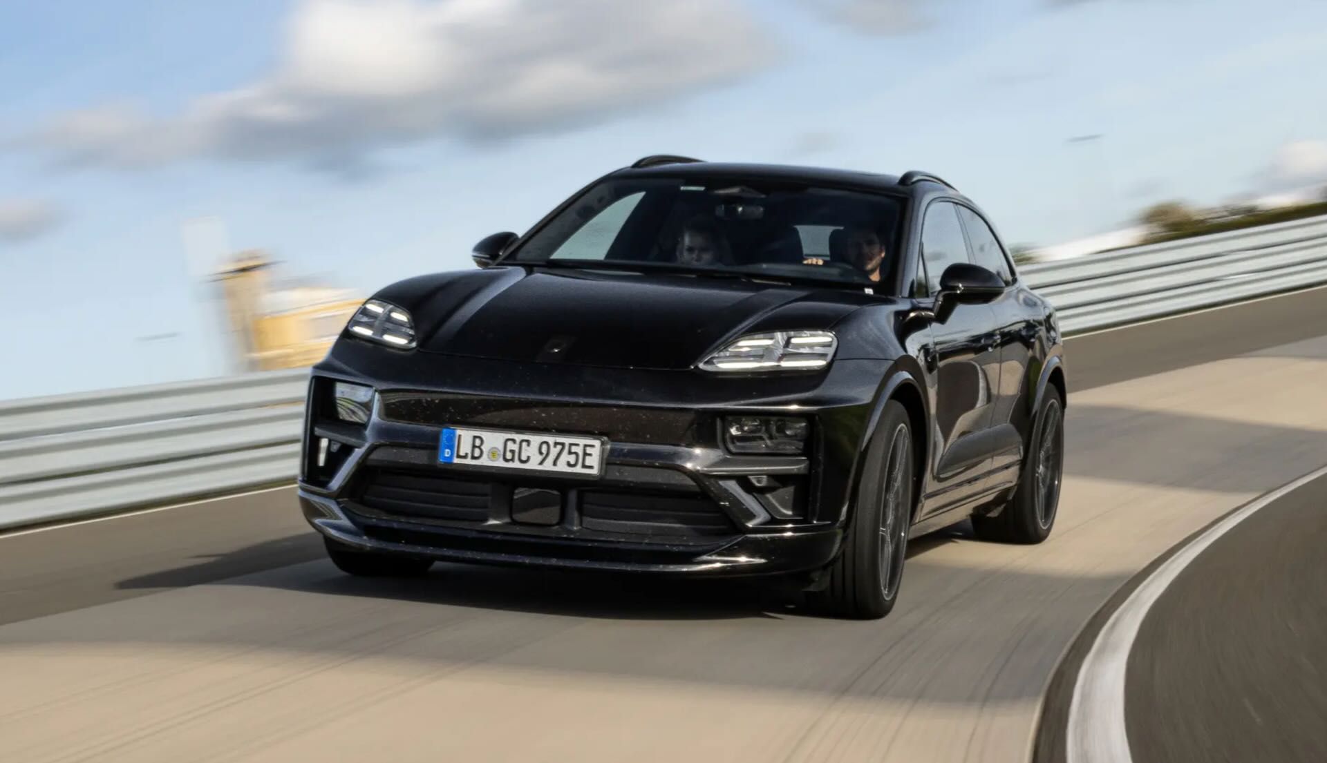 Porsche Macan Rafbíll: Skoðaðu Tækniþróunina Porsche Macan Rafbíll: Skoðaðu Tækniþróunina