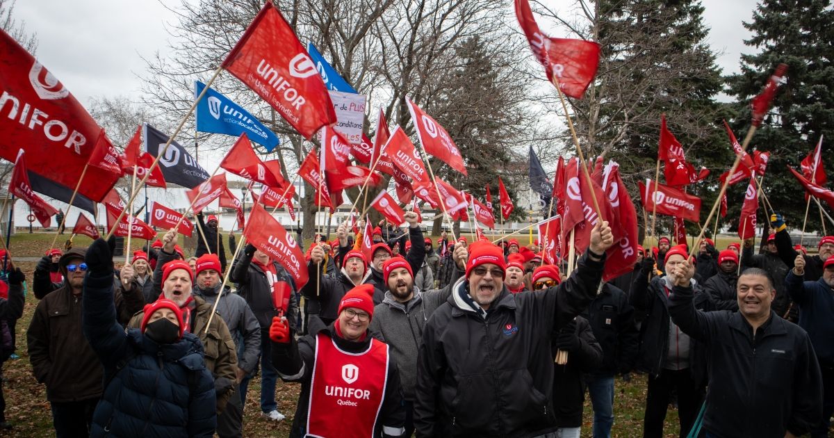 Potential Via Rail Strike: Unifor Mandate Raises Concerns For Passengers