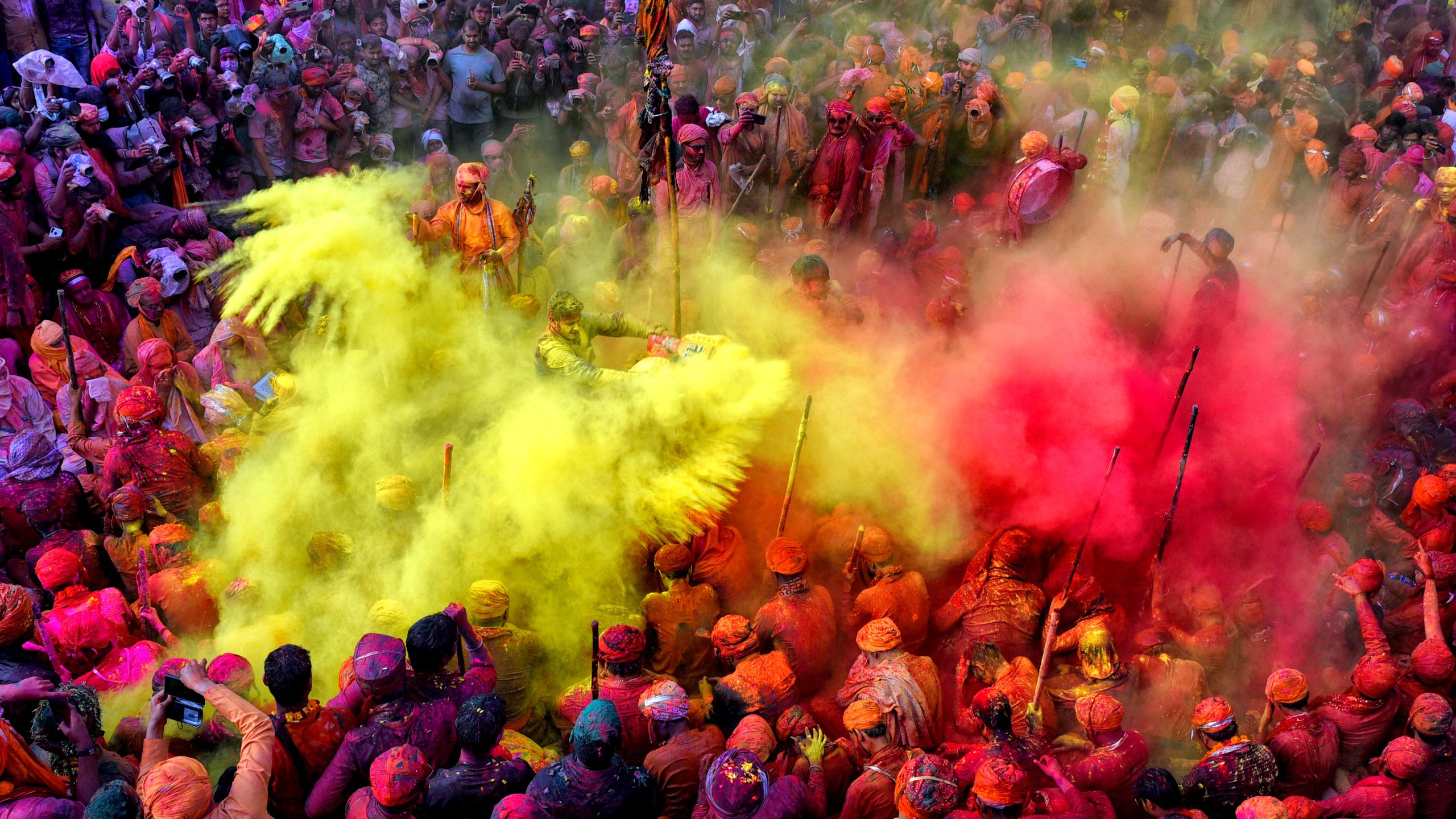 Priyanka And Nick's Holi: A Look At Their Vibrant Celebration Priyanka And Nick's Holi: A Look At Their Vibrant Celebration