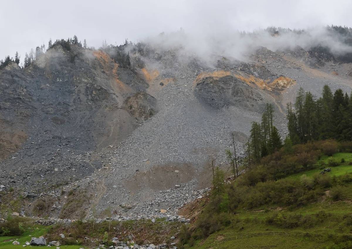 Protecting Livestock: Swiss Alpine Village Evacuates Animals Due To Landslide Risk Protecting Livestock: Swiss Alpine Village Evacuates Animals Due To Landslide Risk