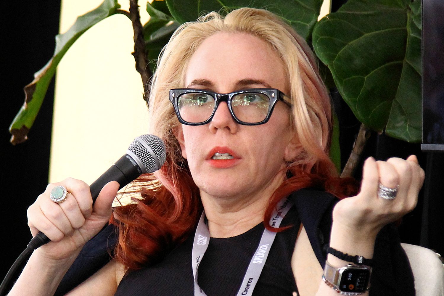 Publishers Weekly Interview: Molly Jong Discusses Her New Work Publishers Weekly Interview: Molly Jong Discusses Her New Work