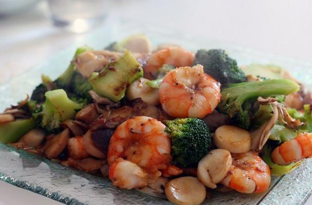 Quick & Easy Shrimp Ramen Stir-Fry