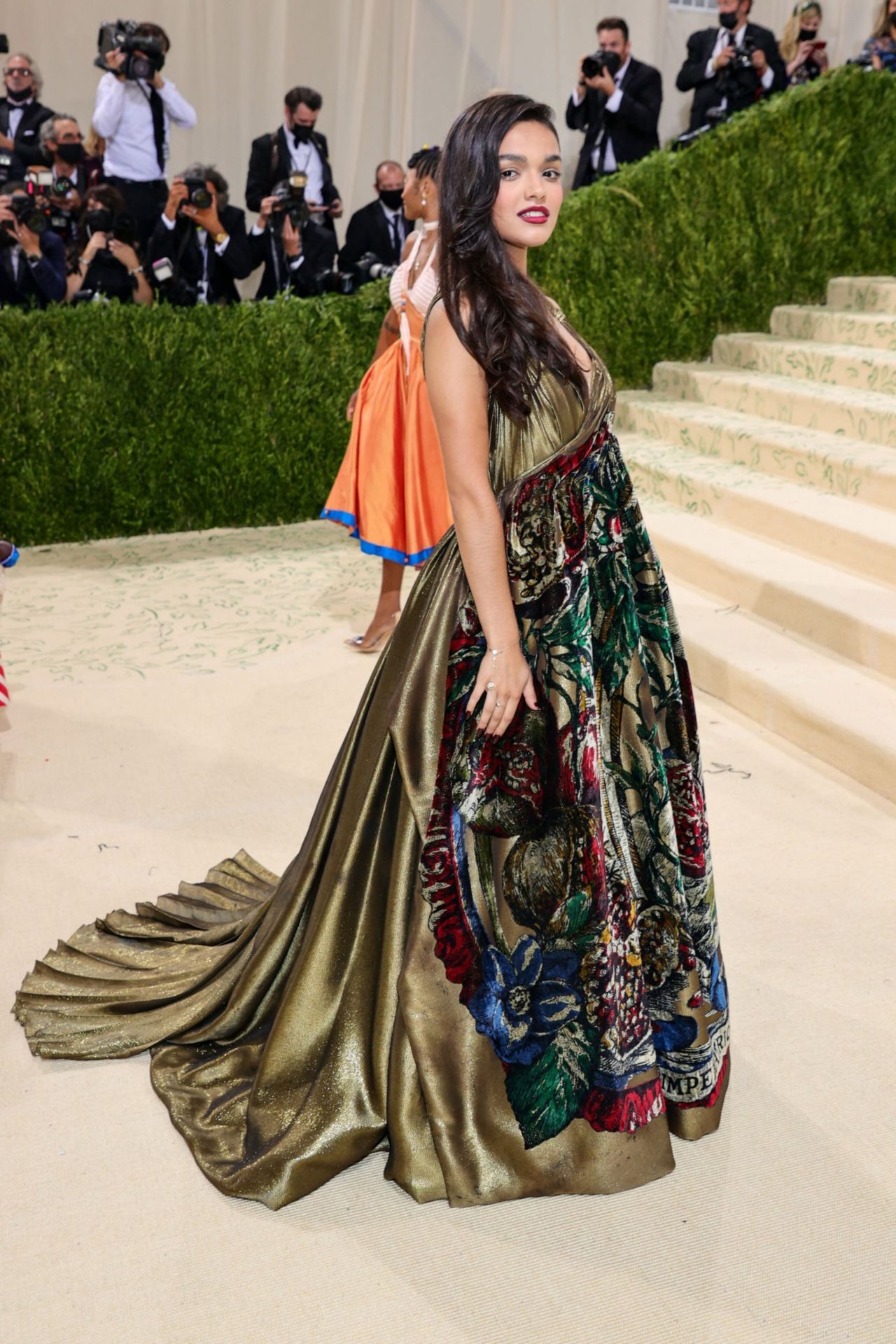 Rachel Zegler At The Met Gala: Snow White Controversy And Star-Studded Guest List Rachel Zegler At The Met Gala: Snow White Controversy And Star-Studded Guest List