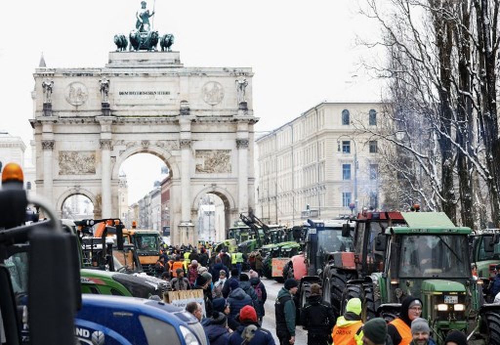 Reakcije Na Upad Prosvjednika U Teslin Izložbeni Prostor U Berlinu Reakcije Na Upad Prosvjednika U Teslin Izložbeni Prostor U Berlinu