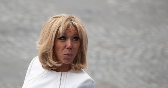 Reakcja Zacharowej Na Sytuację Wokół Emmanuela I Brigitte Macron (If You Want To Include A Polish Translation, As The Cyrillic Script Suggests A Potential Audience In Poland.) Reakcja Zacharowej Na Sytuację Wokół Emmanuela I Brigitte Macron (If You Want To Include A Polish Translation, As The Cyrillic Script Suggests A Potential Audience In Poland.)