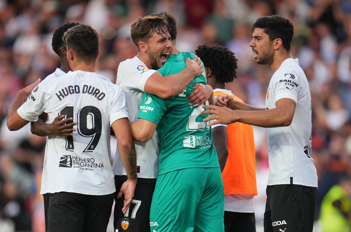 Real Madrid Defeat: Mamardashvili Leads Valencia To Victory Real Madrid Defeat: Mamardashvili Leads Valencia To Victory