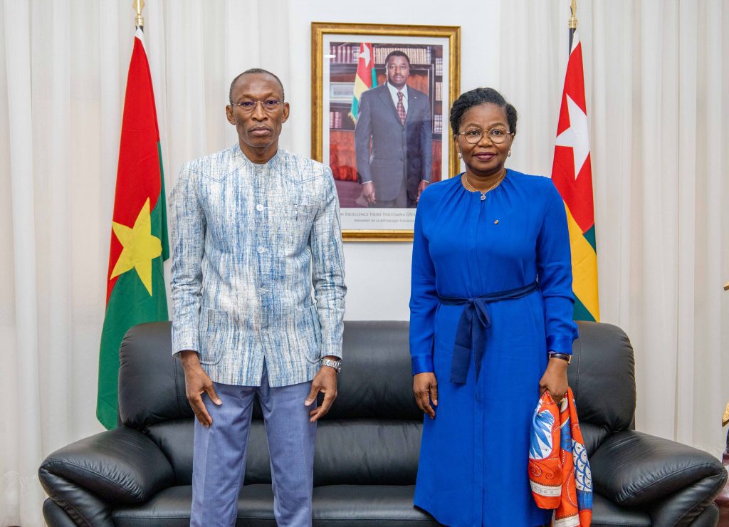 Renforcement De La Coopération Bilatérale : Visite Du Président Mahama En Côte D'Ivoire Renforcement De La Coopération Bilatérale : Visite Du Président Mahama En Côte D'Ivoire
