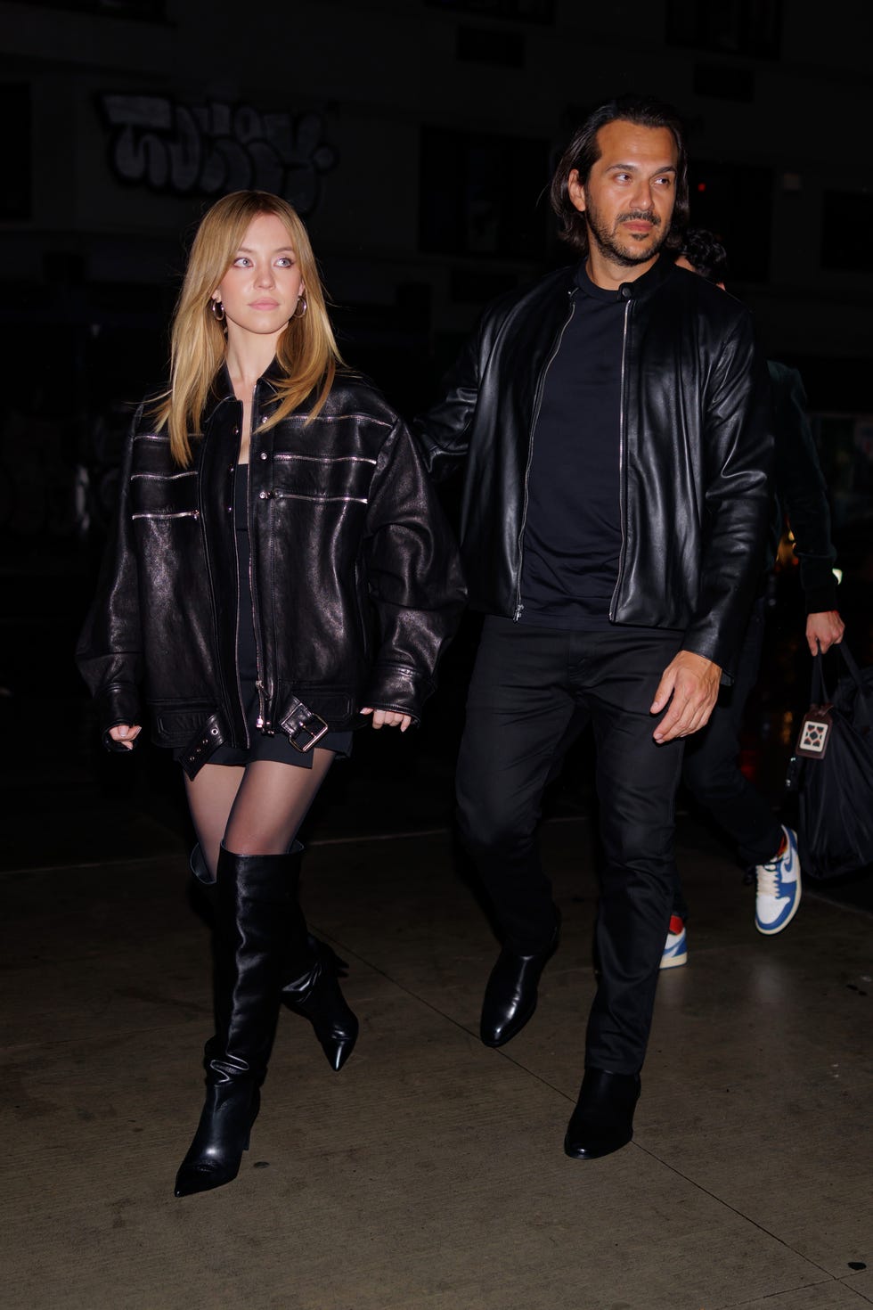 Report: Sydney Sweeney And Fiancé Jonathan Davino Delay Wedding Ceremony Report: Sydney Sweeney And Fiancé Jonathan Davino Delay Wedding Ceremony