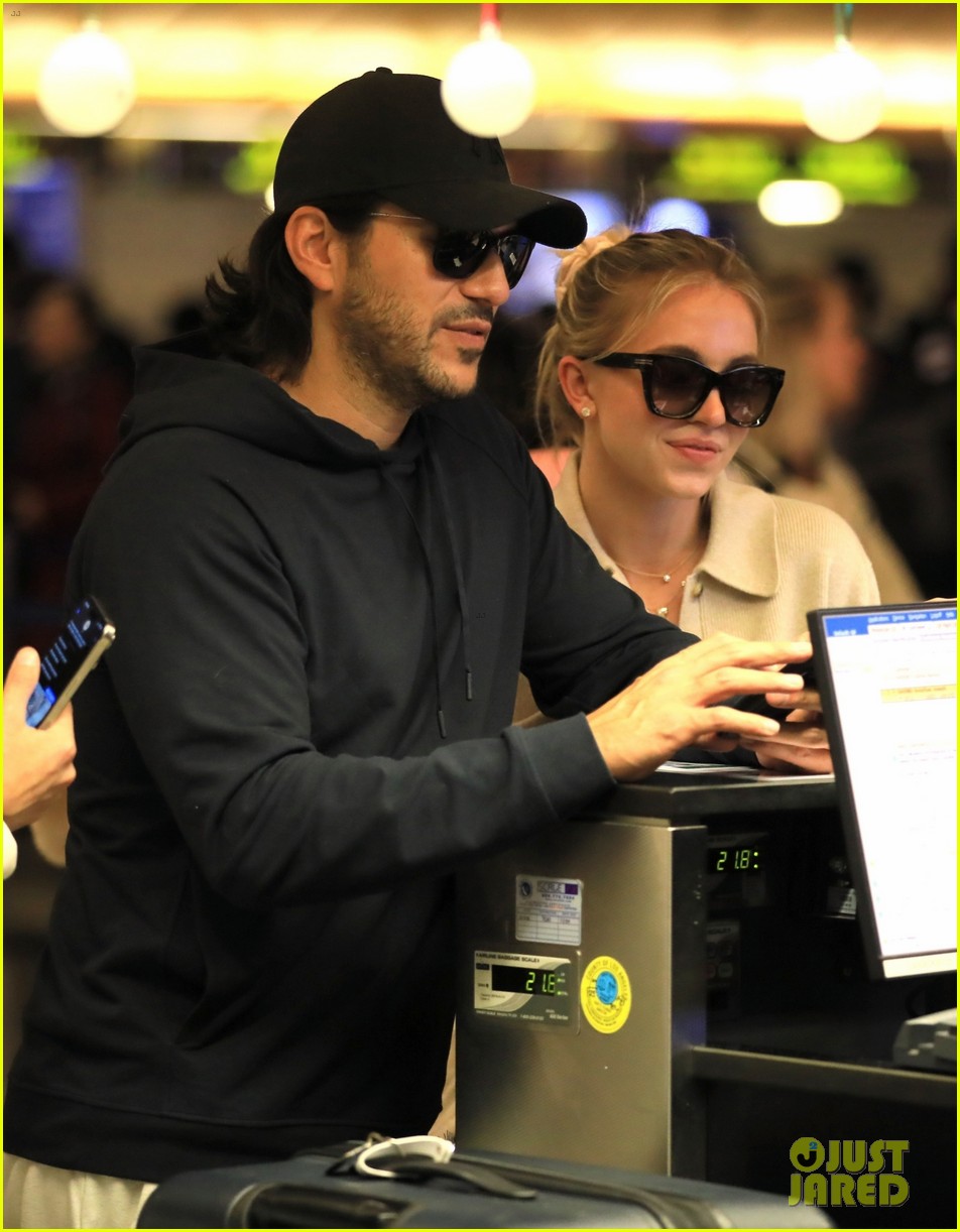 Reported Struggles In Sydney Sweeney And Jonathan Davino's Post-Engagement Relationship Reported Struggles In Sydney Sweeney And Jonathan Davino's Post-Engagement Relationship
