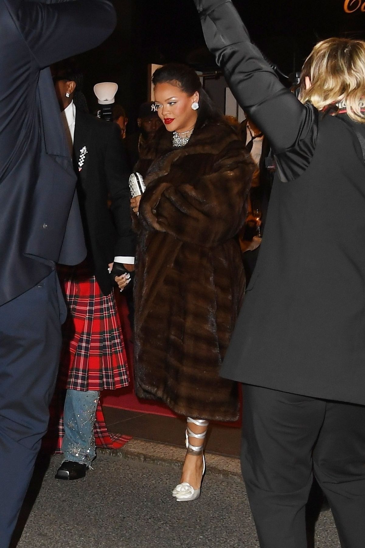 Rihanna's Third Pregnancy Announcement At The Met Gala Rihanna's Third Pregnancy Announcement At The Met Gala