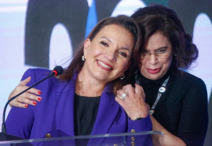 Rixi Moncada Y Cossette López: Un Choque De Posturas Que Generó Polémica Rixi Moncada Y Cossette López: Un Choque De Posturas Que Generó Polémica