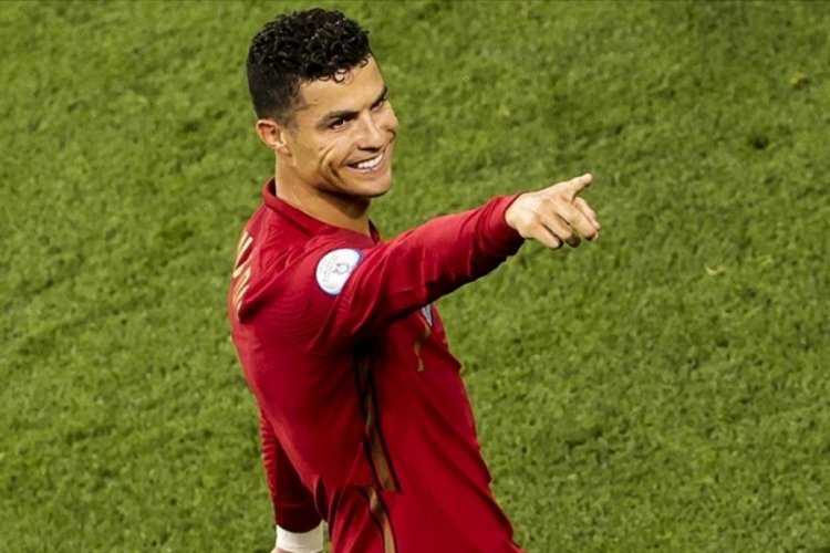 Ronaldo'nun Al Nassr Kararı: 2 Yıllık Sözleşme Uzantısı Ronaldo'nun Al Nassr Kararı: 2 Yıllık Sözleşme Uzantısı